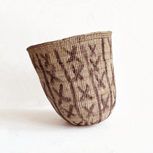 Load image into Gallery viewer, Yanomami Wii Basket in Graphism X