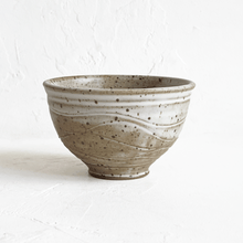 Load image into Gallery viewer, Ceramic Nesting Bowl Set in Speckled White