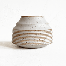 Load image into Gallery viewer, Vase in Speckled White