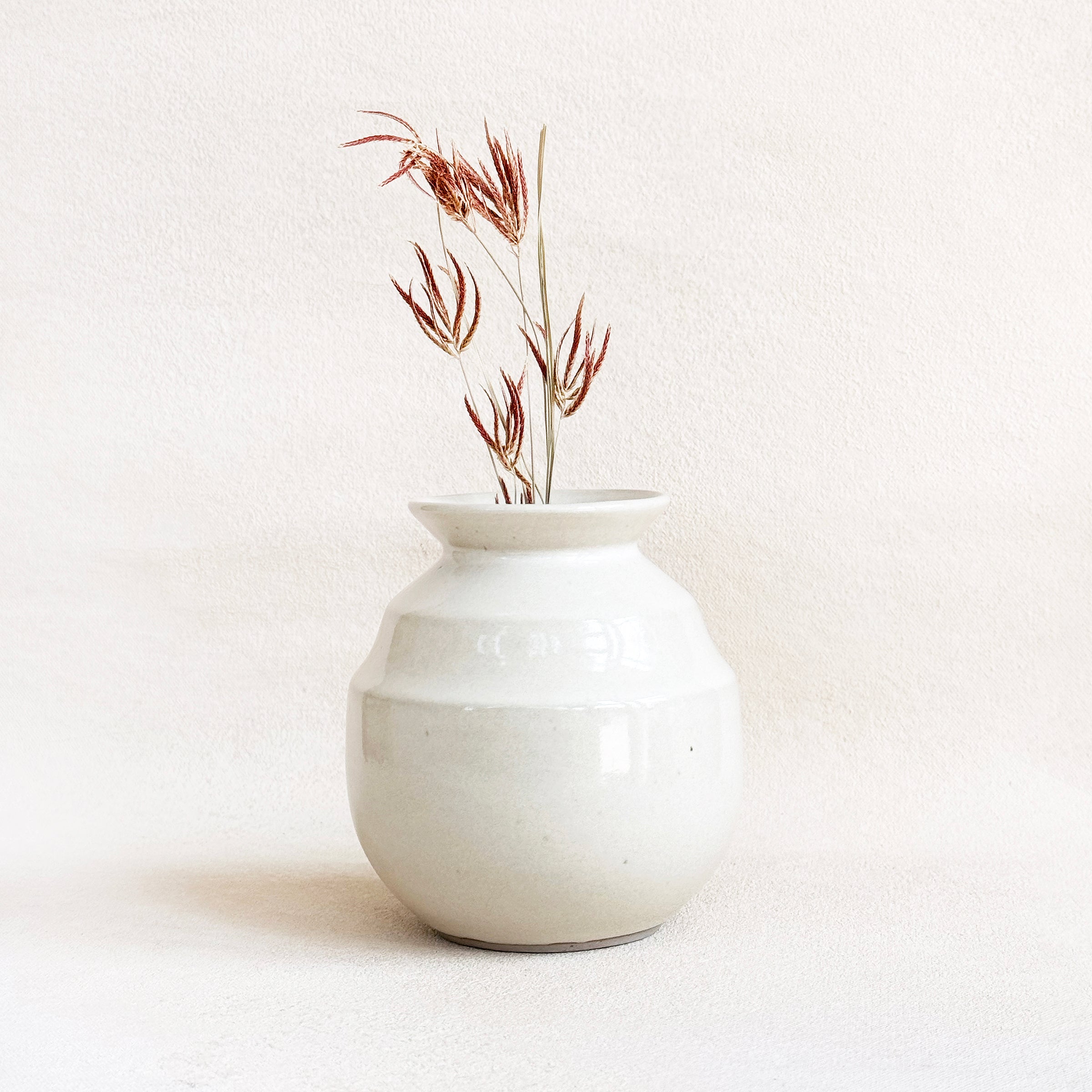 Rim Vase in Glossy White