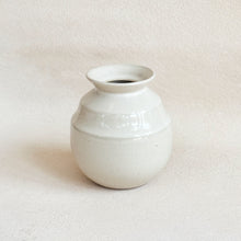 Load image into Gallery viewer, Rim Vase in Glossy White