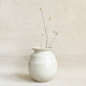 Rim Vase in Glossy White
