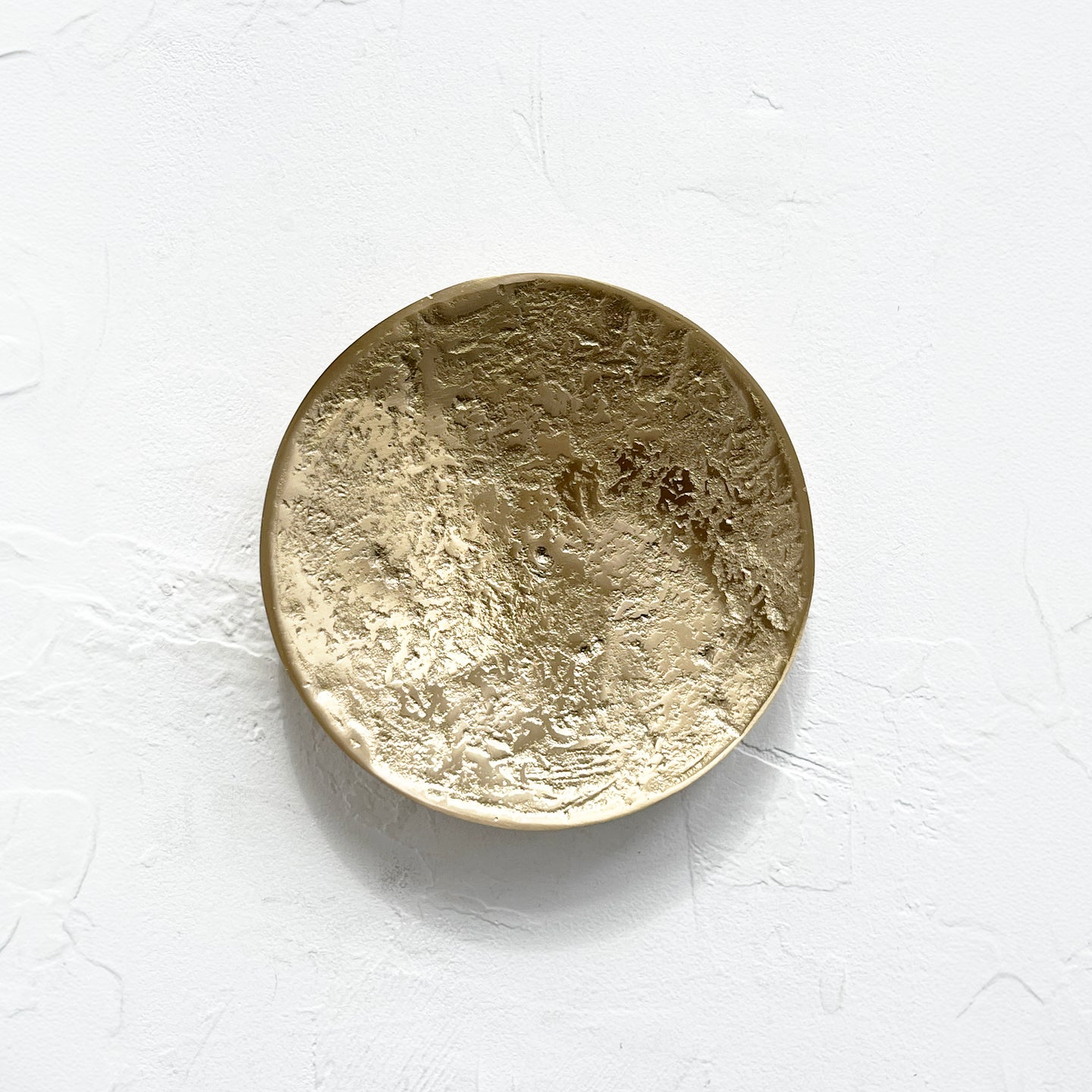 Luna Brass Plate