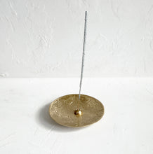 Load image into Gallery viewer, Luna Brass Plate