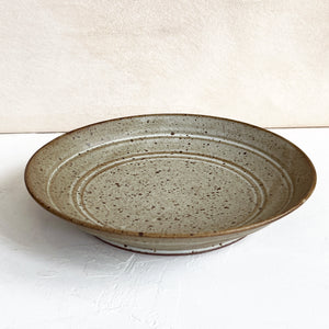 Angular Plate in Olive