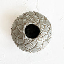 Load image into Gallery viewer, Bud Vase