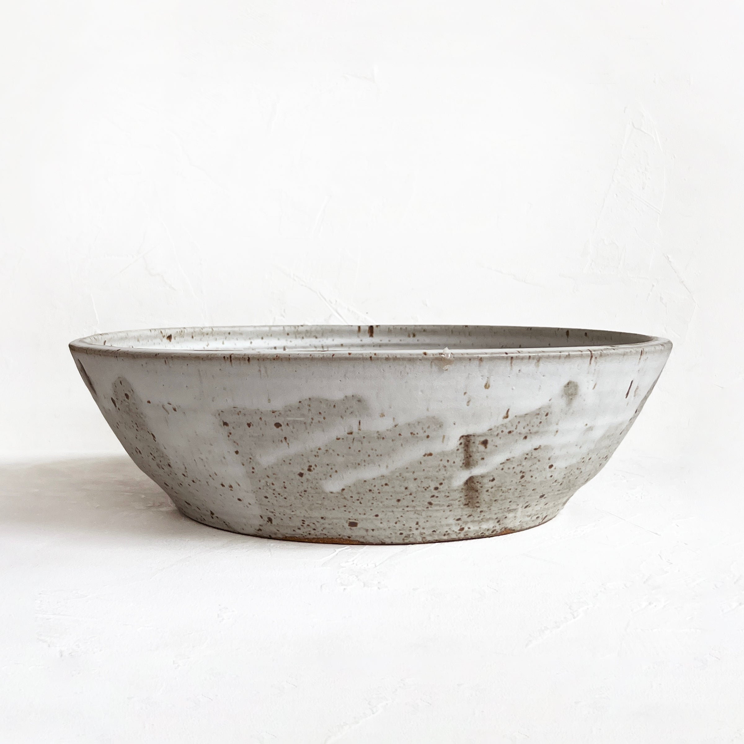 Mitsuko Extra Large Serving Bowl in Cream