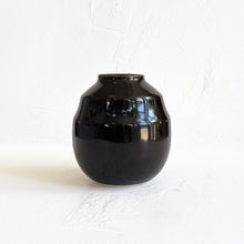 Load image into Gallery viewer, Vase in Glossy Black