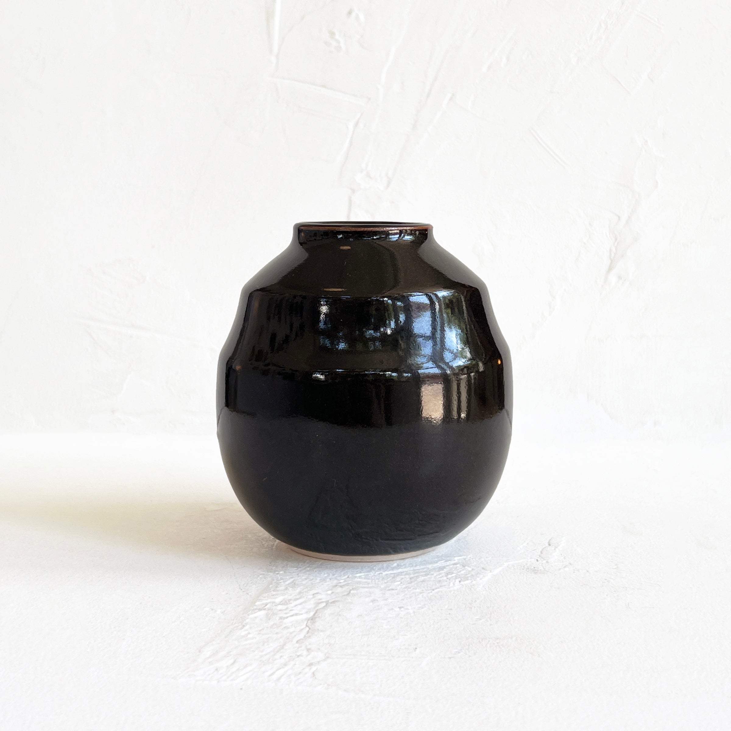 Vase in Glossy Black