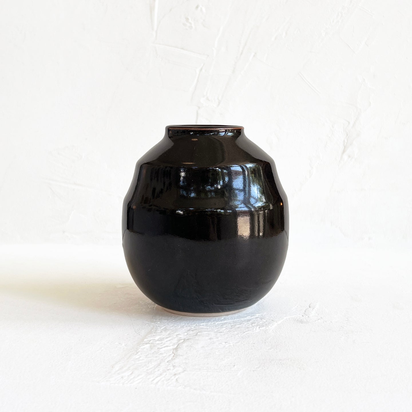 Vase in Glossy Black