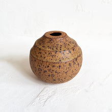 Load image into Gallery viewer, Vase in Speckled Pumpkin