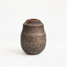 Load image into Gallery viewer, Archer Speckled Vase in Buff