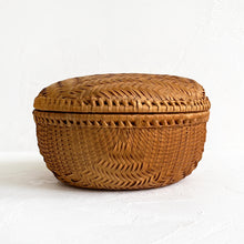 Load image into Gallery viewer, Vintage Nesting Baskets