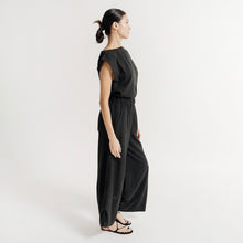 Load image into Gallery viewer, Silk Noil Crop Pant in Black