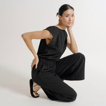 Load image into Gallery viewer, Silk Noil Crop Pant in Black