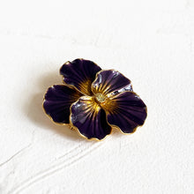 Load image into Gallery viewer, Vintage Pansy Brooch