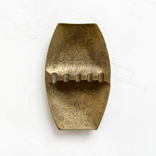 Load image into Gallery viewer, Vintage Etched Ashtray