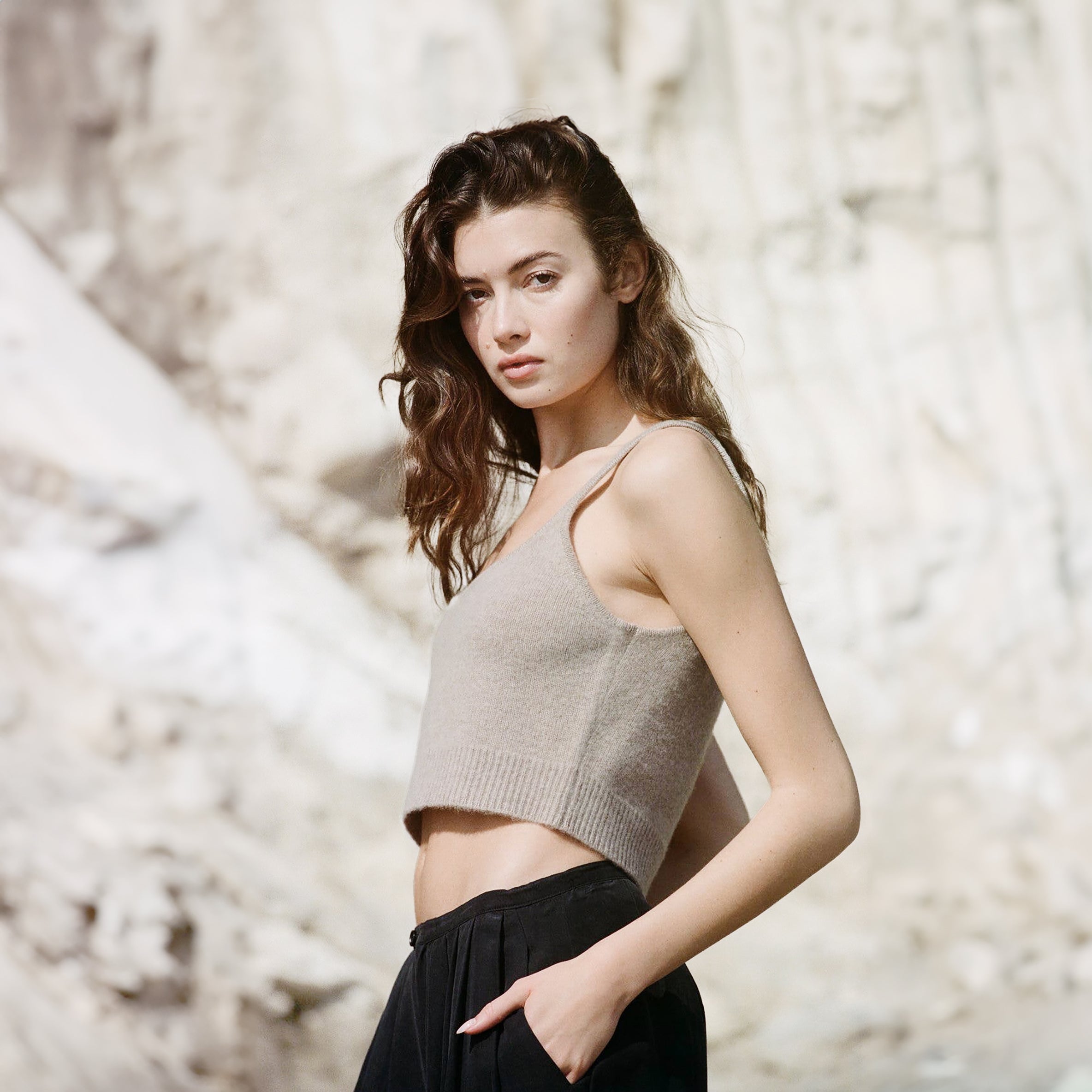 Cashmere Scoop Neck Crop Top in Mocha