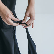 Load image into Gallery viewer, Small Azuma Leather Bag in Black
