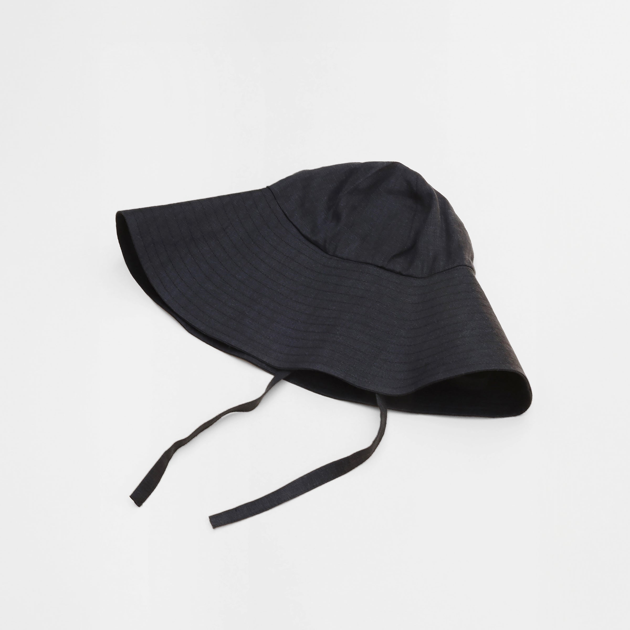 Linen Hat in Black