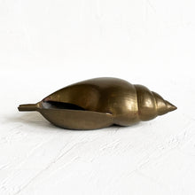 Load image into Gallery viewer, Vintage Shell Ashtray