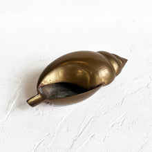 Load image into Gallery viewer, Vintage Shell Ashtray
