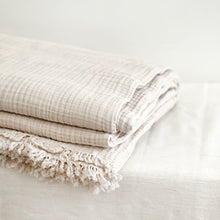 Load image into Gallery viewer, Enes Bed Cover
