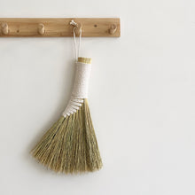 Load image into Gallery viewer, Wing Hand Broom