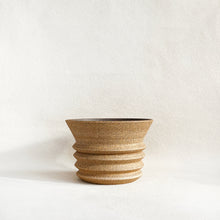 Load image into Gallery viewer, Planter in Brown