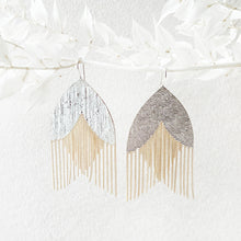 Load image into Gallery viewer, Bleeding Heart Earrings