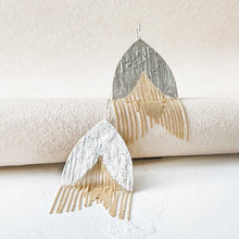 Load image into Gallery viewer, Bleeding Heart Earrings